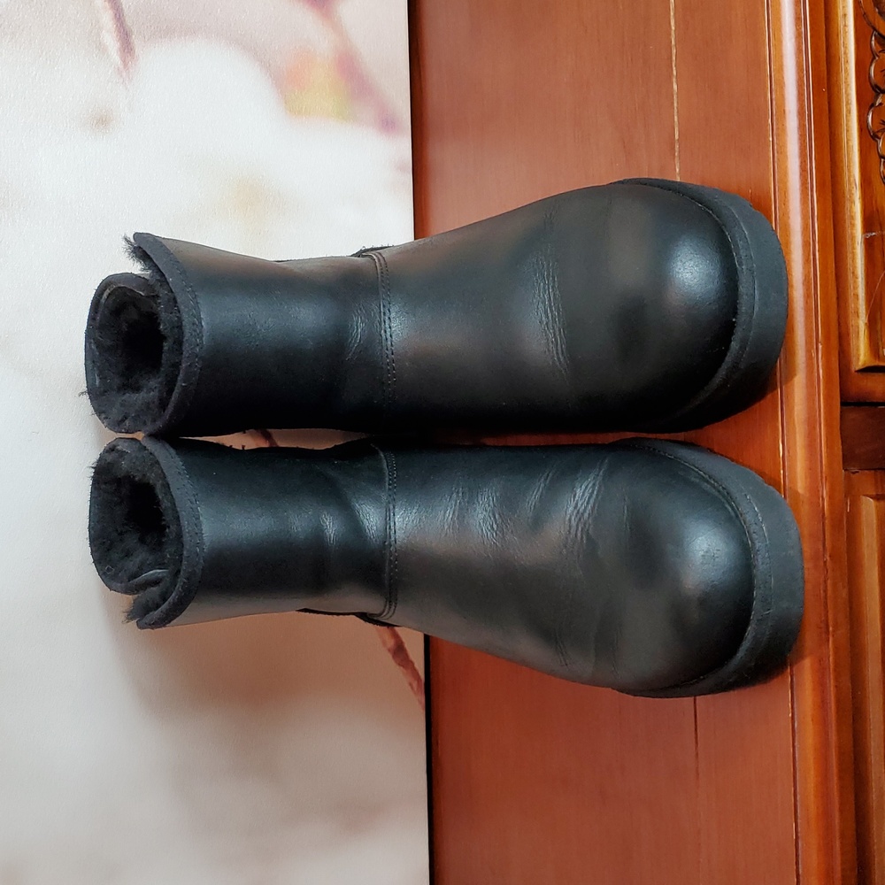 UGG bootie - 8.5